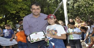 Can Dostlar Kırmızı Halıda