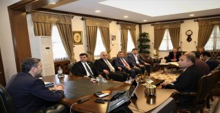 Başkan Eroğlu. “Şehitlerimiz Ve Gazilerimiz Sayesinde Huzurlu Yaşıyoruz”