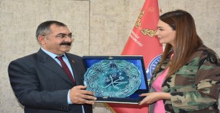 Azerbaycan Milletvekili Paşayeva: Güçlü Olmak İçin Birlik Olmalıyız
