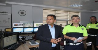 Düzcede Kırmızı Işıkta Geçen Emniyet Kemeri Takmayan Yandı