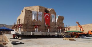 Tarihi Artuklu Hamamı Yerine İndiriliyor