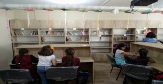 Diyarbakır Büyükşehir Belediyesi 5 Okulun Kütüphanesini Yeniledi