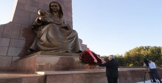 Tbmm Başkanı Yıldırım, Özbek Milletvekilleriyle Yürüyüş Yaptı