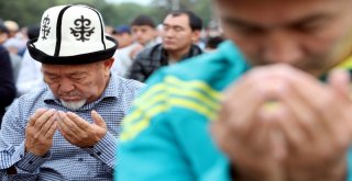 Dünya Müslümanları Bayram Namazında Buluştu