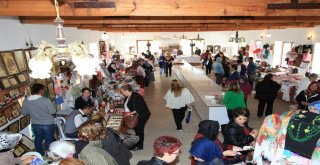 Kadınların El Emeği Ürünleri İlgi Görüyor