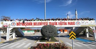 Büyükşehirden 21.500 Ateş Böceğine Trafik Eğitimi