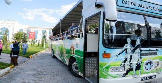 80 Mezunları Battalgazide Tarihi Mekanları Gezdi