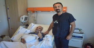 Benden Bu Kadar İyi Değilim Kimsenin Hayatını Riske Atamam Deyip Aracı Sağa Çekti