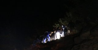 Boluda, Uçurumda Mahsur Kalan Kadın 12 Saatte Kurtarılabildi