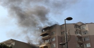 7 Katlı Binada Çıkan Yangında Mahsur Kalan 10 Kişi İtfaiye Tarafından Kurtarıldı