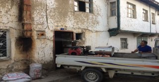 Belediye Ekipleri Çöp Evi Temizledi