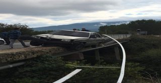 Simav-Emet Karayolunun 4. Kilometresindeki Köprü Kazalara Davetiye Çıkartıyor