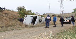 Çankırıda Öğrencileri Taşıyan Servis Devrildi: 20 Yaralı