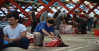 Bursada Kurban Kesim Yerleri Doldu, Taştı