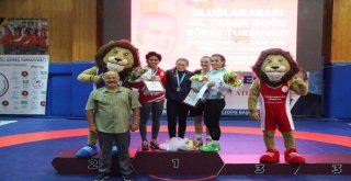 46. Yaşar Doğu Güreş Şampiyonasında Türkiye Kadınlar Ve Erkeklerde 3. Oldu