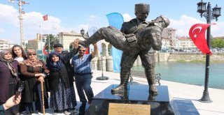 Şehit Baba Oğul Anıtı Açıldı