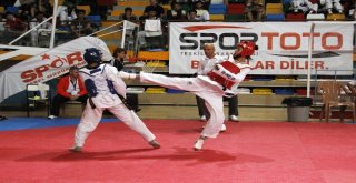 Türkiye Taekwondo Şampiyonası Açılış Sereonisi Yapıldı