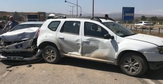 Kırıkkalede Trafik Kazaları: 5 Yaralı