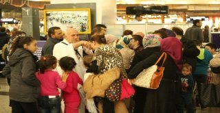 Umre Sezonu Açıldı, İlk Grup Havalimanından Uğurlandı