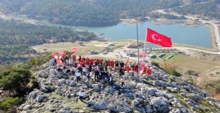 Türk Bayrağı Zirvede Dalgalandı