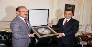 Aym Başkanı Arslan, Yozgat Valisini Makamında Ziyaret Etti