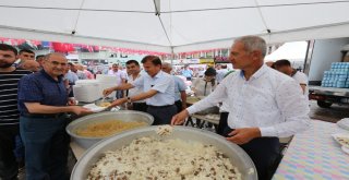 Adapazarı Belediyesinden Pilav İkramı