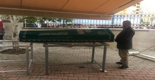 Hırsız Tarafından Öldürülen 17 Yaşındaki Genç, Son Yolculuğuna Uğurlandı