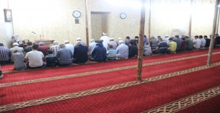 Sabah Namazına Camiye Gelen Çocuklara Çorba İkram Ediyor