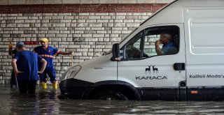 İncirli Alt Geçidi Sular Altında Kaldı