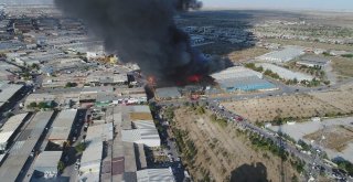 Konyada Matbaacılar Sitesinde Bulunan Bir Fabrikada Yangın Çıktı. Yangın Kısa Süre İçerisinde Çevrede Bulunan İş Yerlerine Sıçradı. Olay Yerine Çok Sayıda Polis Ve İtfaiye Ekibi Sevk Edildi. Kısa Süre