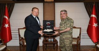 3. Ordu Komutanı Savaş, Trabzon Valisi Yavuzu Ziyaret Etti