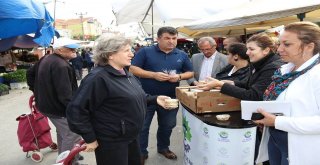 Başkan Yüksel Pazarcı Esnafına Ve Vatandaşlara Aşure İkram Etti