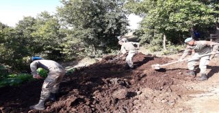 Evrimin Kaybolduğu Çadırın Çevresindeki Gübrelik Kepçe İle Kazılarak Arandı