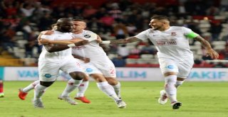 Spor Toto Süper Lig: Antalyaspor: 1 - Trabzonspor: 1 (İlk Yarı)