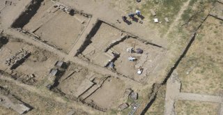 (Özel Haber) Bitlis Kalesinde Osmanlı Dönemine Ait Mezar Bulundu