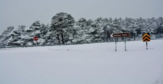 Eğriçimen Yaylasında Kar Kalınlığı 30 Santimetreye Ulaştı