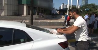 İflas Eden Filo Kiralama Şirketine Araç Parası Veren Galericiler Mecidiyeköyde Firma Önünde Eylem Yaptı