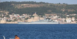 Rus Savaş Gemisi Çanakkale Boğazından Geçti