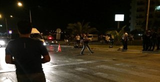 Motosiklet Minibüse Arkadan Çarptı: 1 Ölü, 2 Yaralı