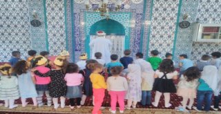 Cami Miniklerin Sesleri İle Yankılandı