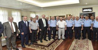 Mesainin İlk Günü Bayramlaşma İle Başladı