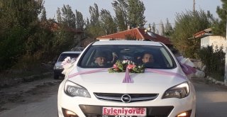 Gelin Ve Damattan Örnek Davranış