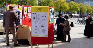 Almanyadaki Müslüman Kadınlar Karşılaştıkları Zorlukları Anlattı