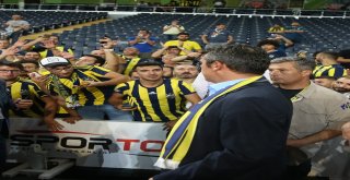 Taraftarlar Stattan Ayrılmadı