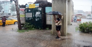 İstanbulda Beklenen Yağış Başladı