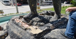 Atatürk Heykelinde Restorasyon Çalışması