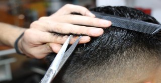 Dağda Tıraş Yapan Berberin Hedefi Eyfel Kulesi