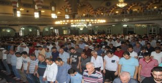 Elazığda Bayram Namazında Camiler Doldu Taştı