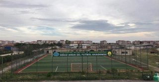 Onun Adı Yeşil Sahalarda Yaşayacak