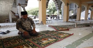 Endonezya 5.9 Büyüklüğünde Tekrar Sallandı